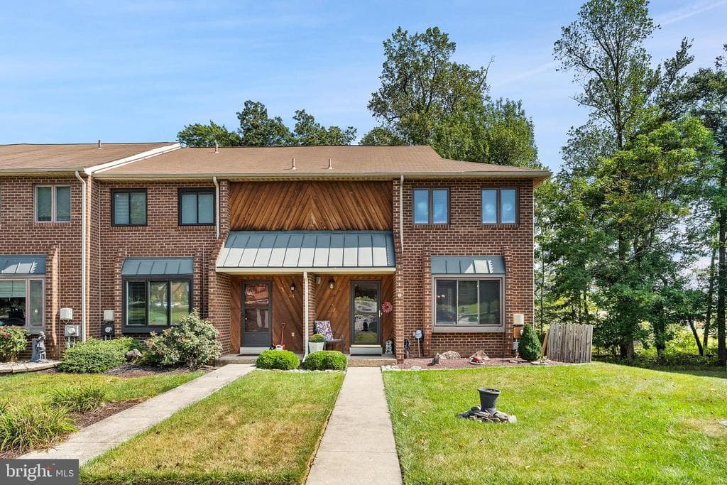 114 Neyland Court photo 1
