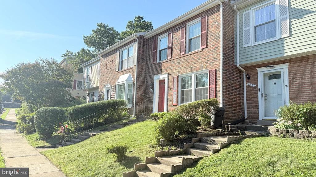 6469 Rockshire Court photo 1