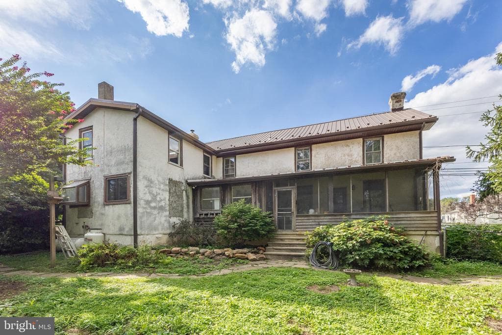 1011 State Road photo 1