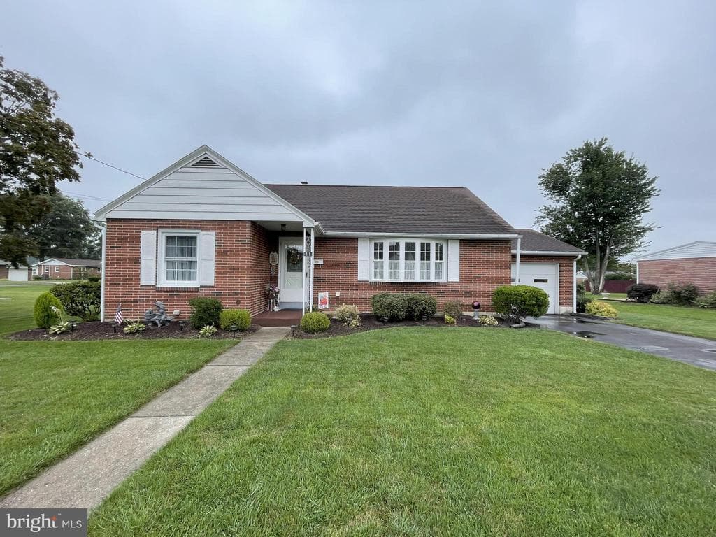 311 Fry Avenue photo 1
