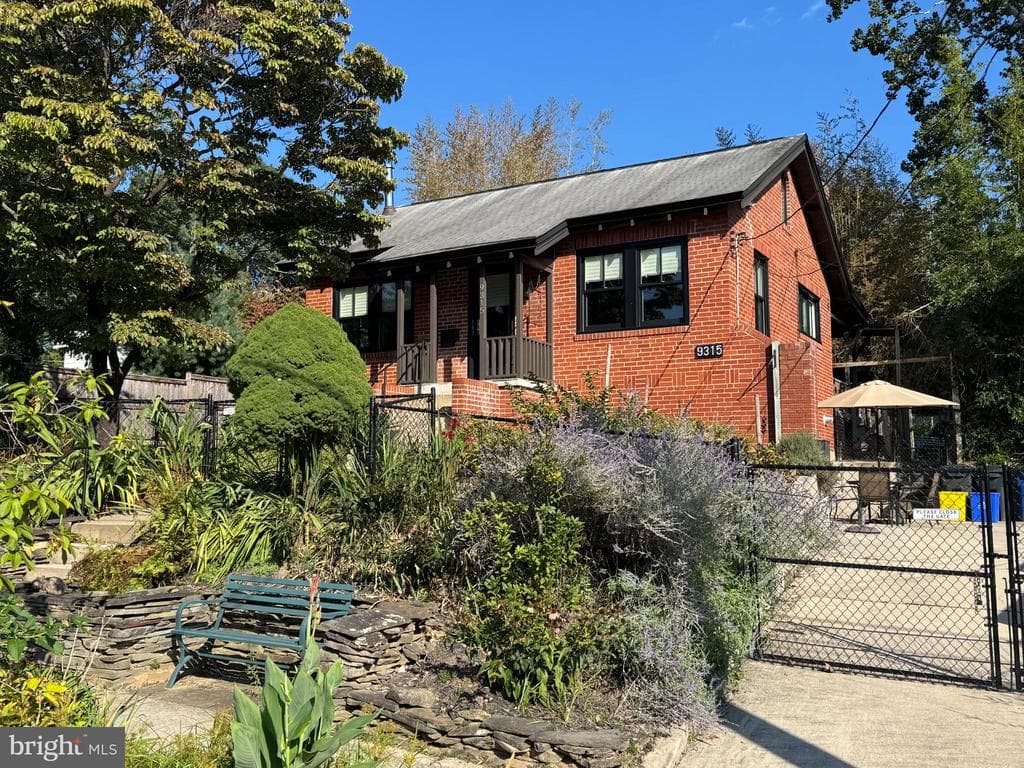 9315 Worth Avenue photo 1