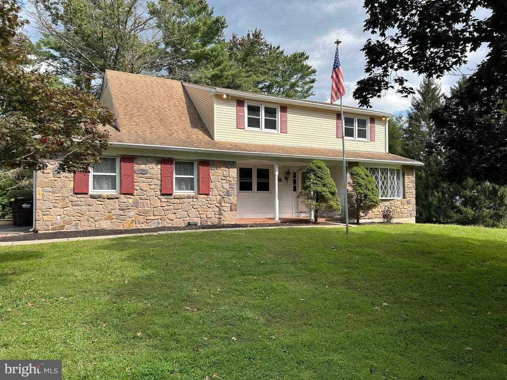 28 Brookdale Drive photo 1