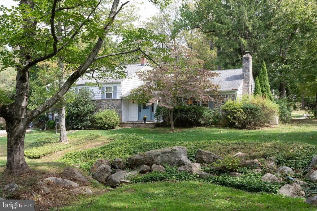 1179 Beaumont Road photo 1