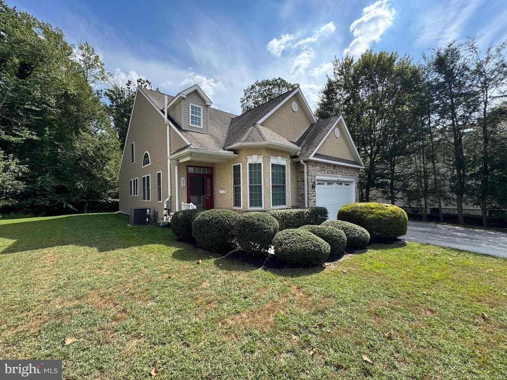 1045 West Avenue photo 1