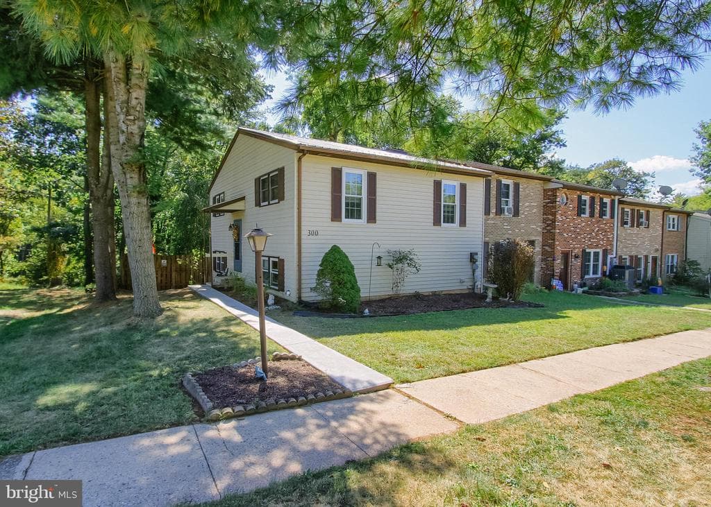 300 Juniper Drive photo 1