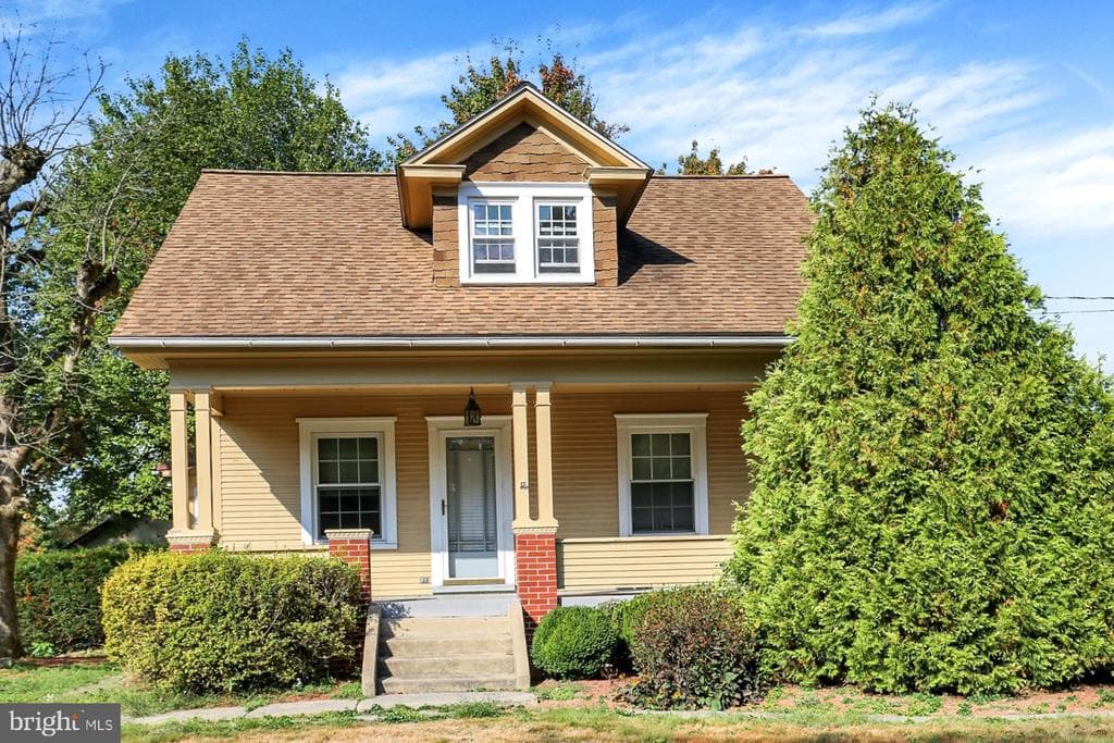 595 Swamp Road photo 1
