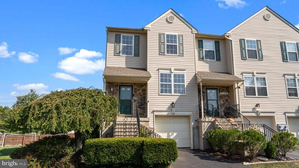 132 Strawberry Lane photo 1