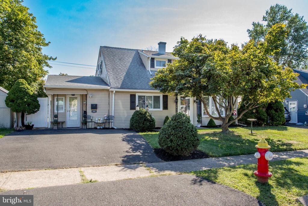 582 Elbridge Road photo 1