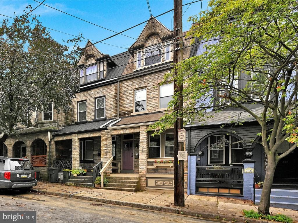 138 N Plum Street photo 1