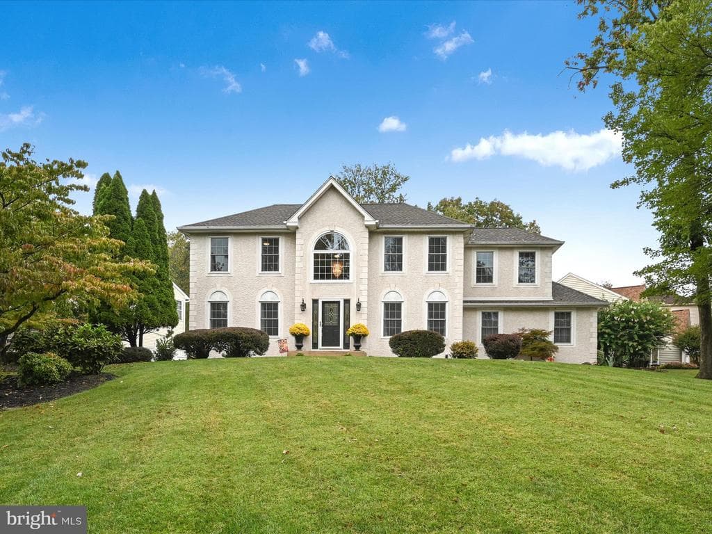 1432 Colonial Drive photo 1