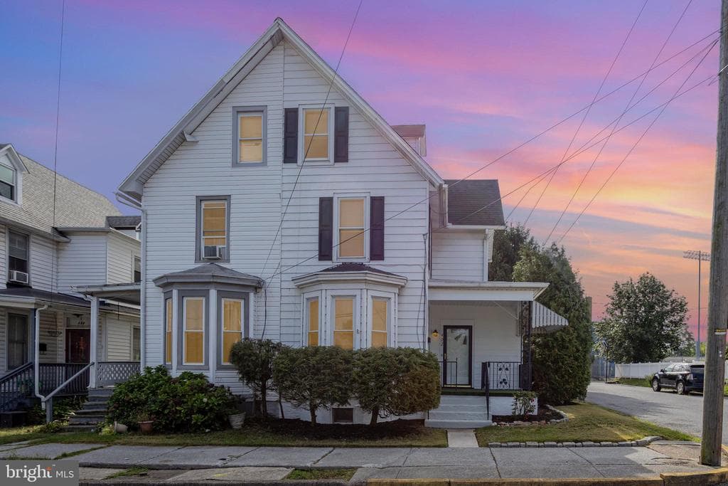 402 Spruce Street photo 1