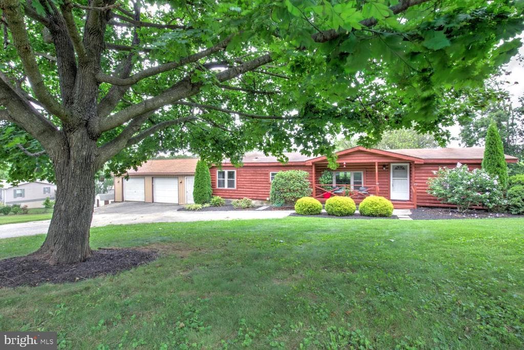 607 Buchland Road photo 1