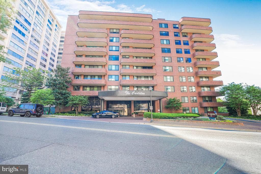 4550 N Park Avenue #707 photo 1