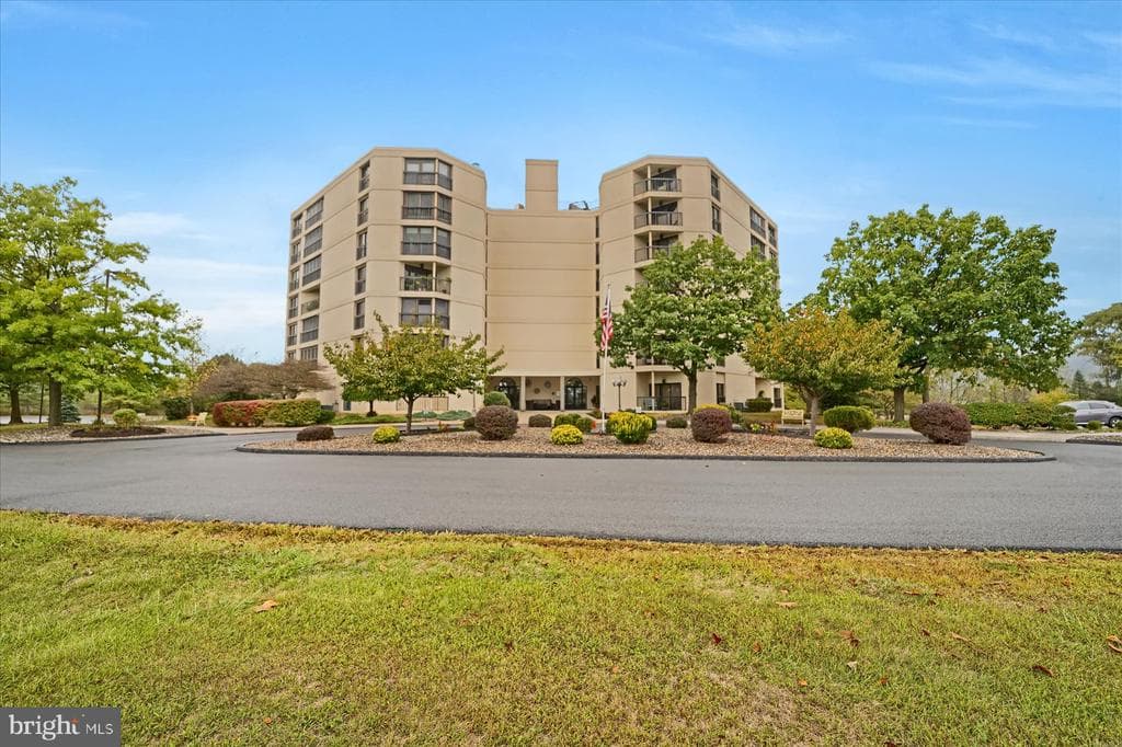 415 Park View Lane #104 photo 1