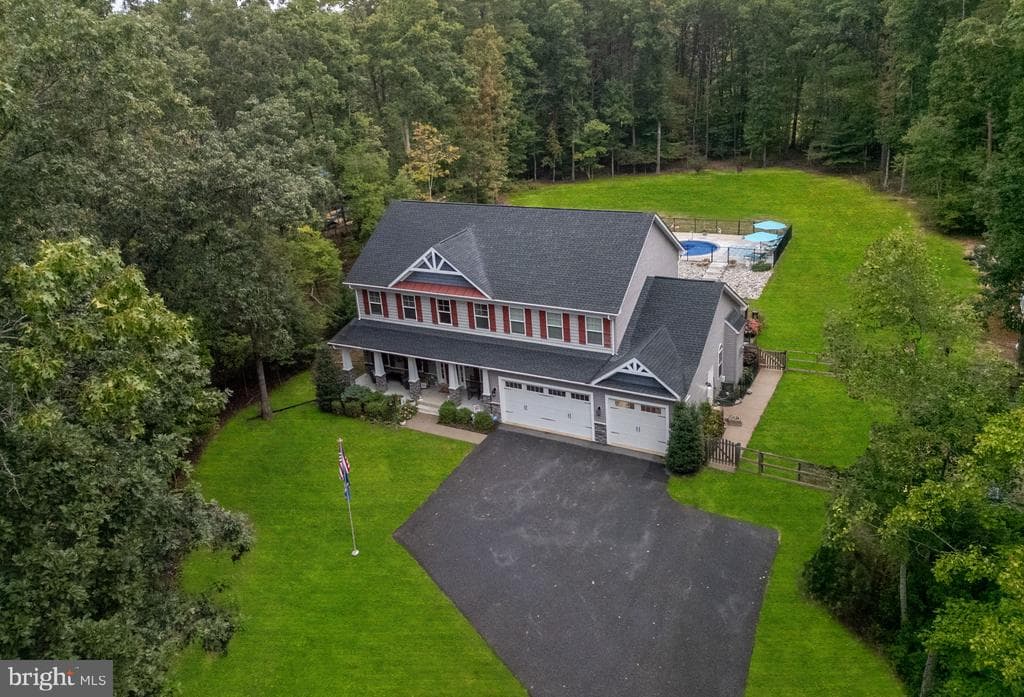 8205 Musket Ridge Lane photo 1