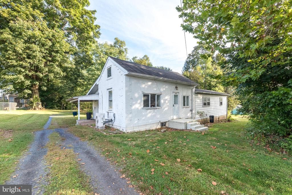 3935 Linden Street photo 1