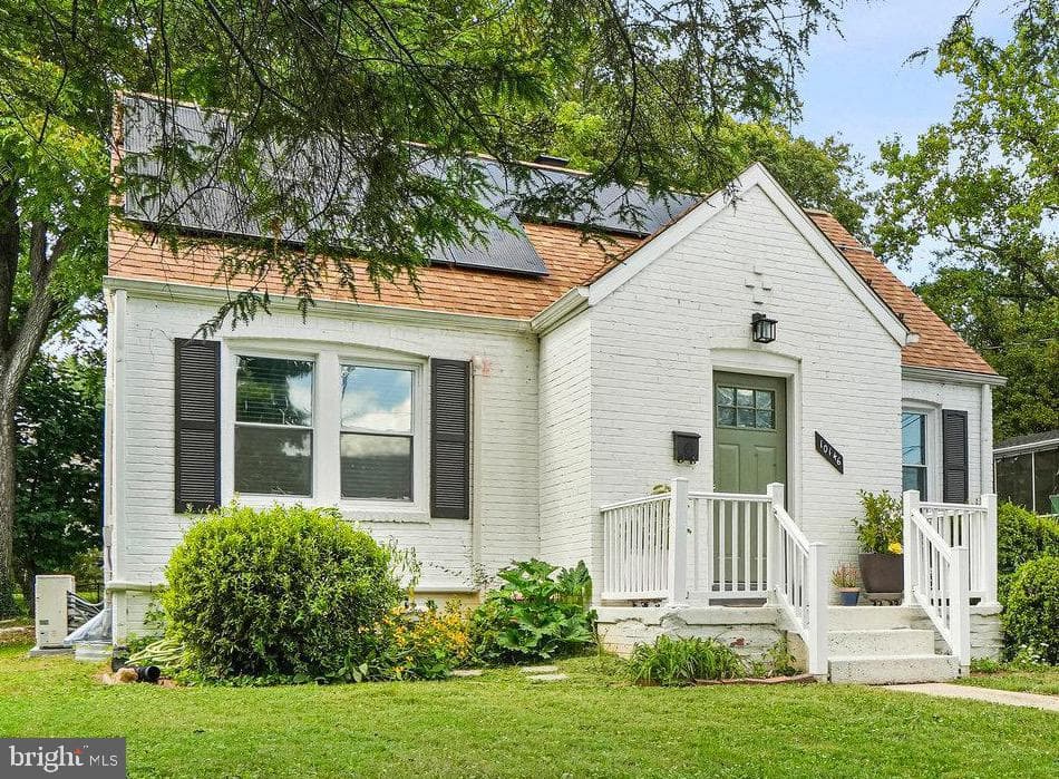 10146 Sutherland Road photo 1