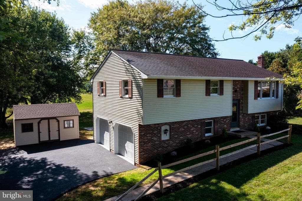 2891 Newport Road photo 1