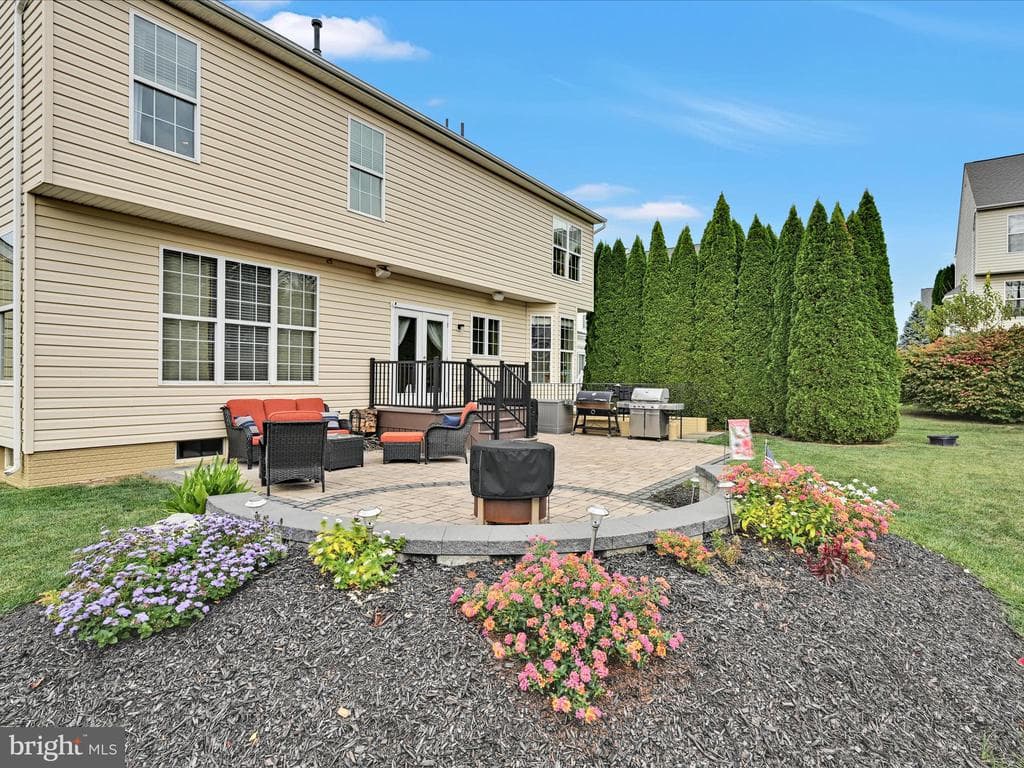 7641 Pinewild Road photo 1
