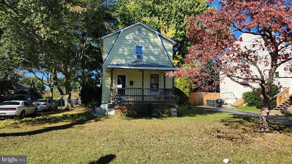 1042 Randall Avenue photo 1