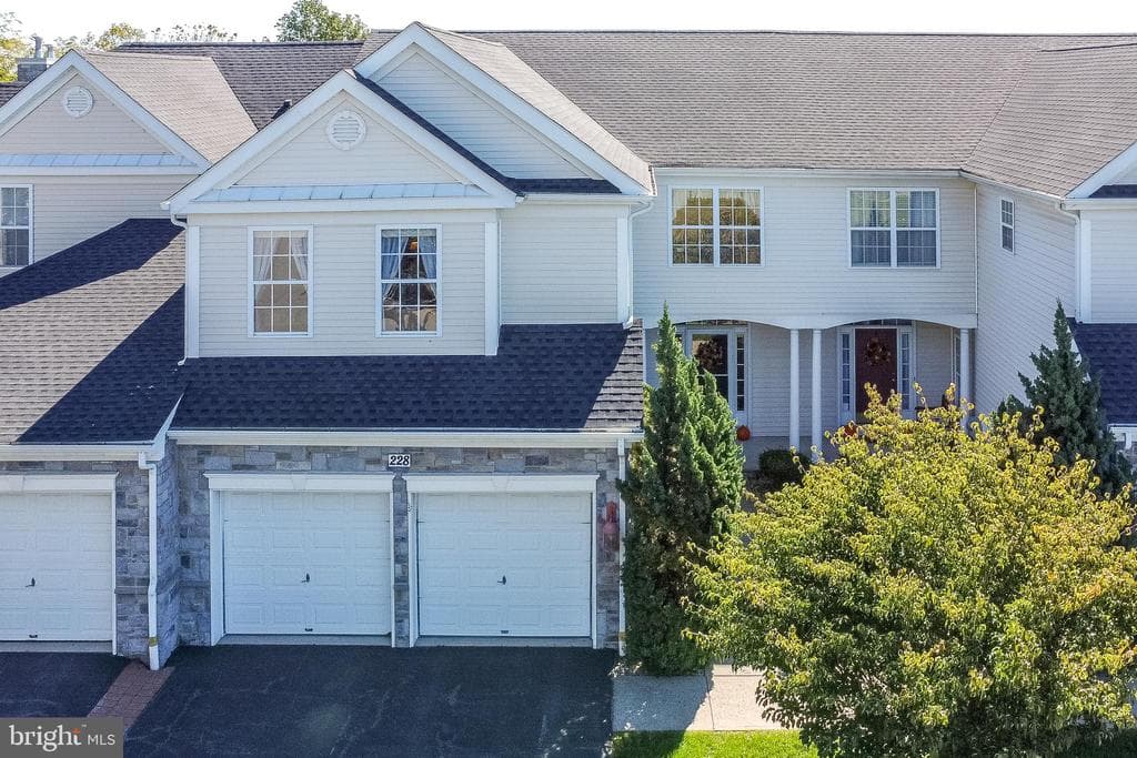 228 Merion Lane photo 1