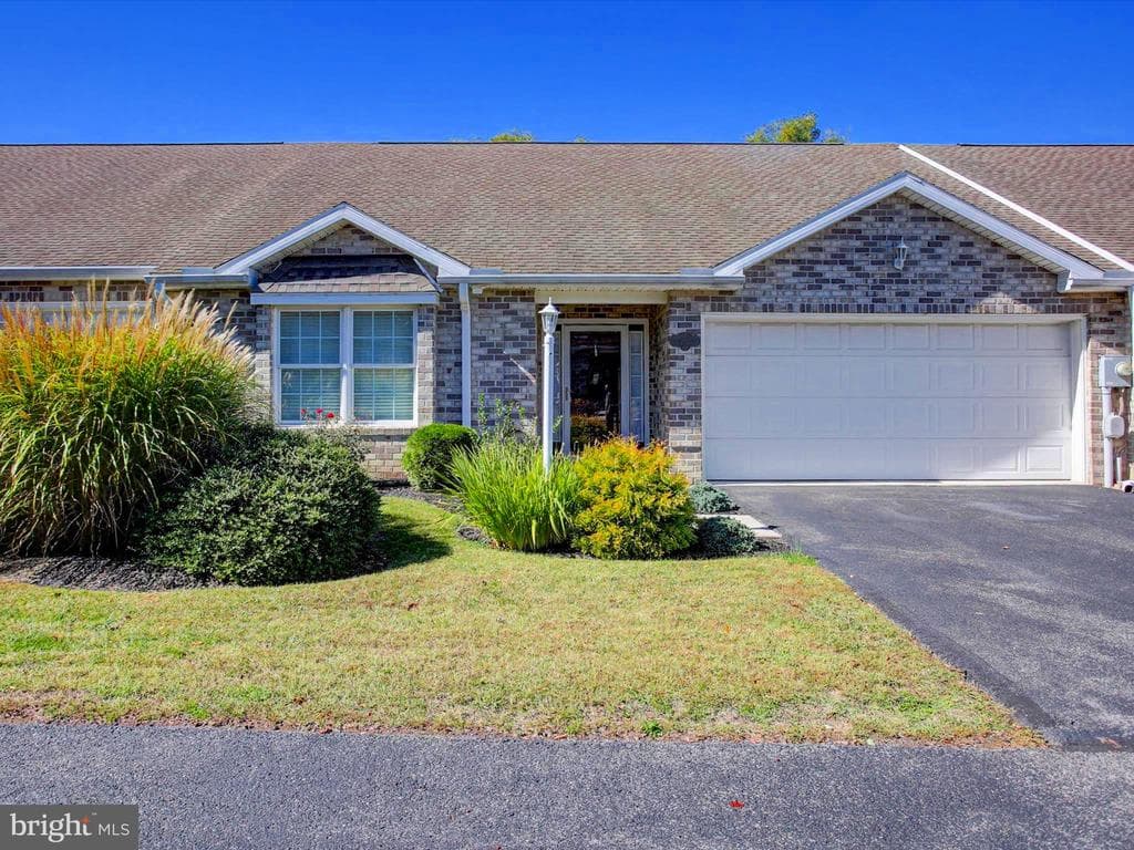 602 Brookview Drive photo 1