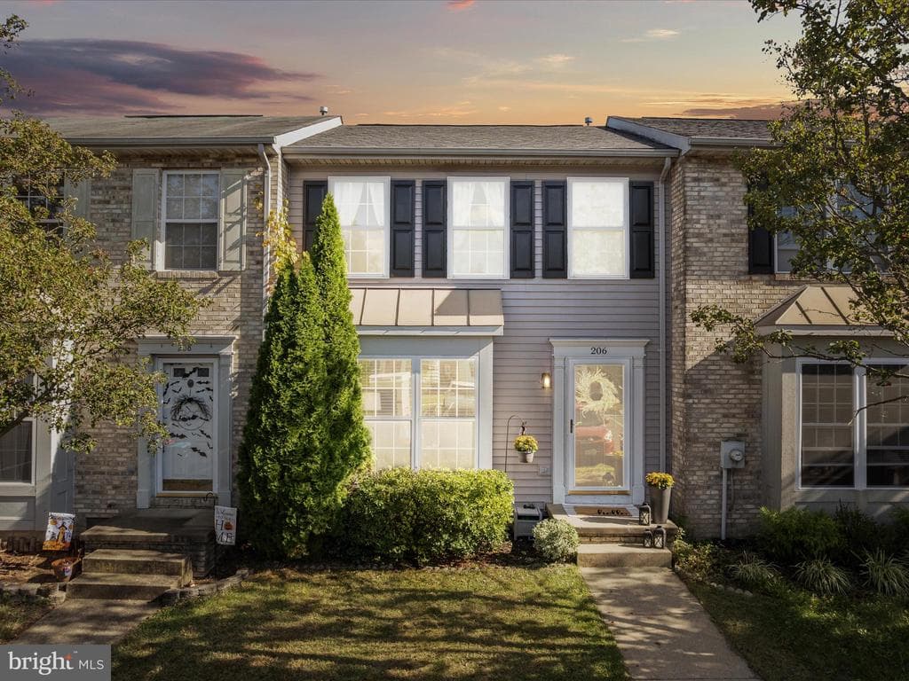 206 Barrington Lane photo 1