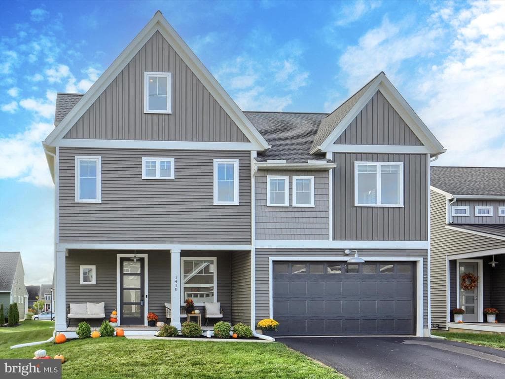 1410 Barrington Drive photo 1