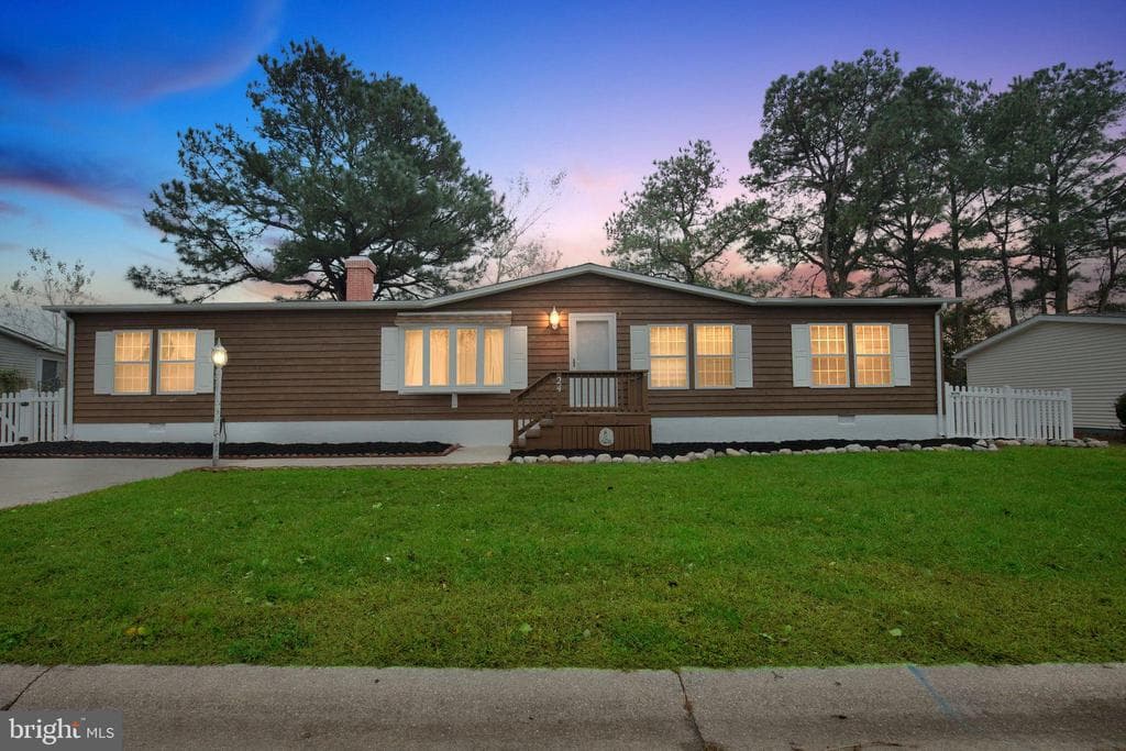 24 Coastal Drive photo 1