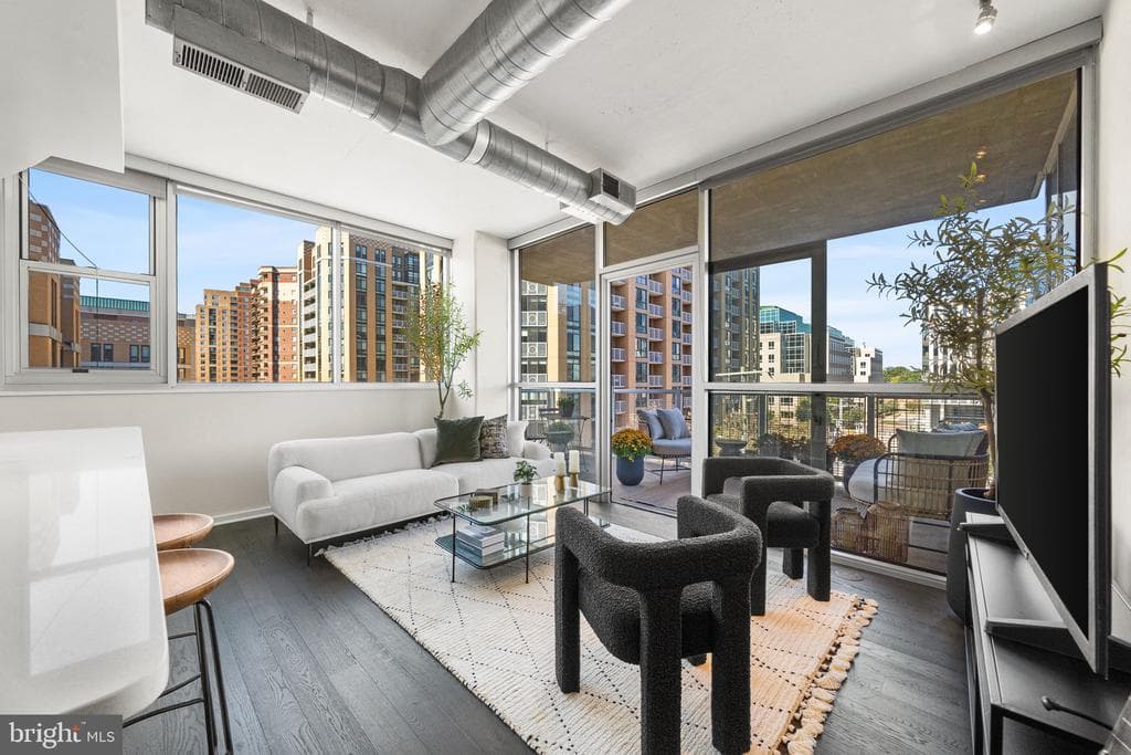 3409 Wilson Boulevard #410 photo 1