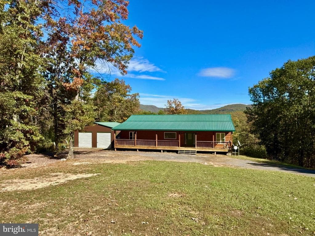 560 Pin Oak Road photo 1