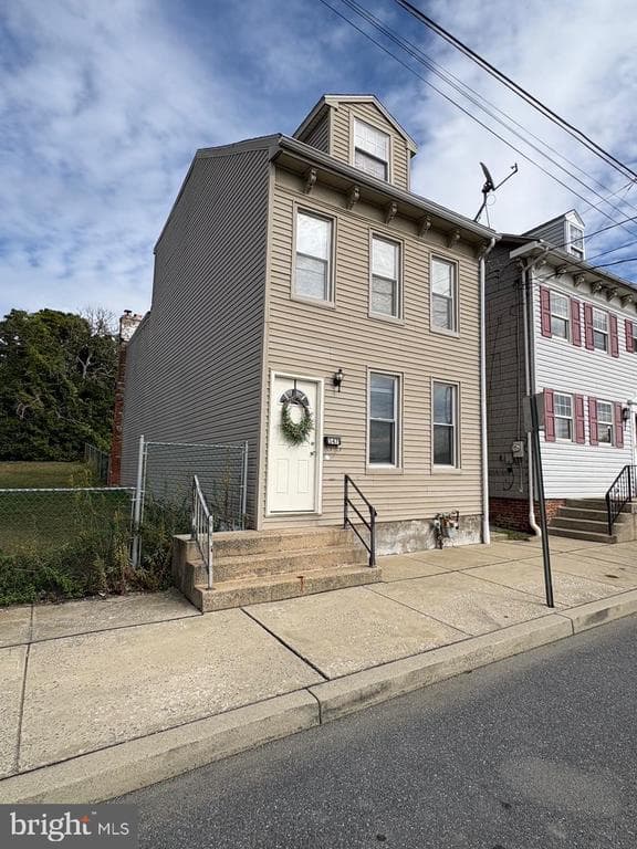 347 N 2nd Street photo 1
