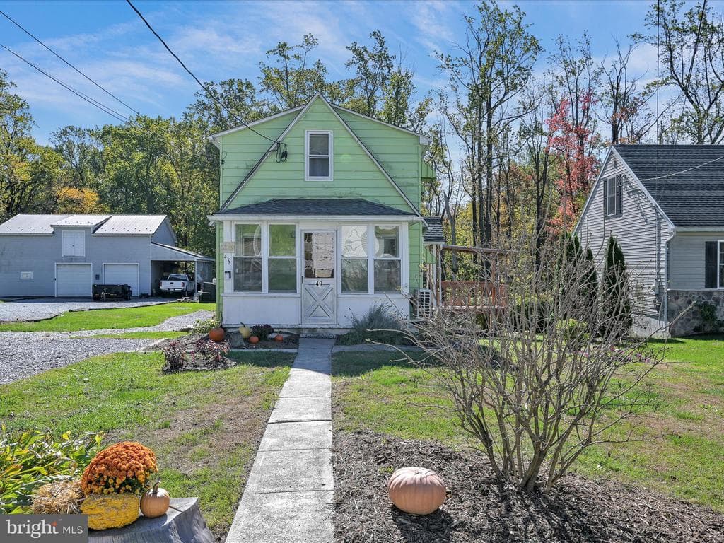 49 Poplar Avenue photo 1