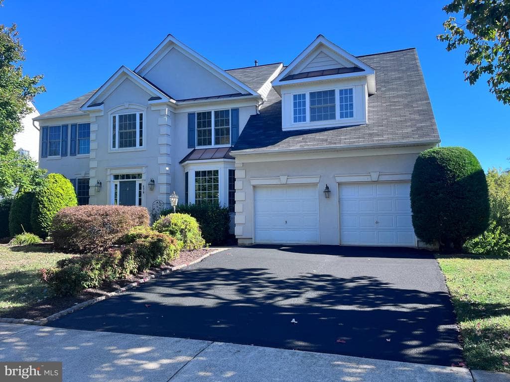 576 Woodruff Lane photo 1