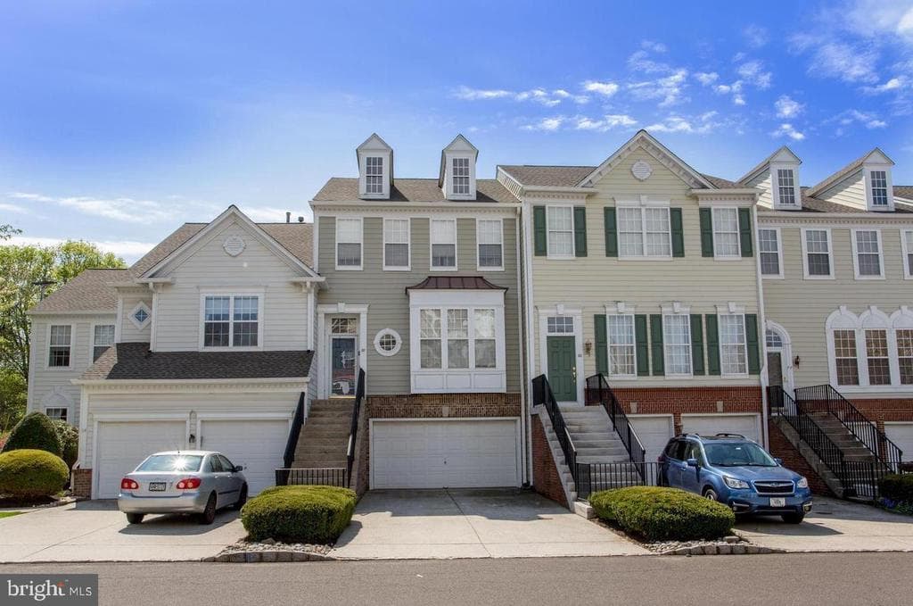 82 Avalon Court photo 1