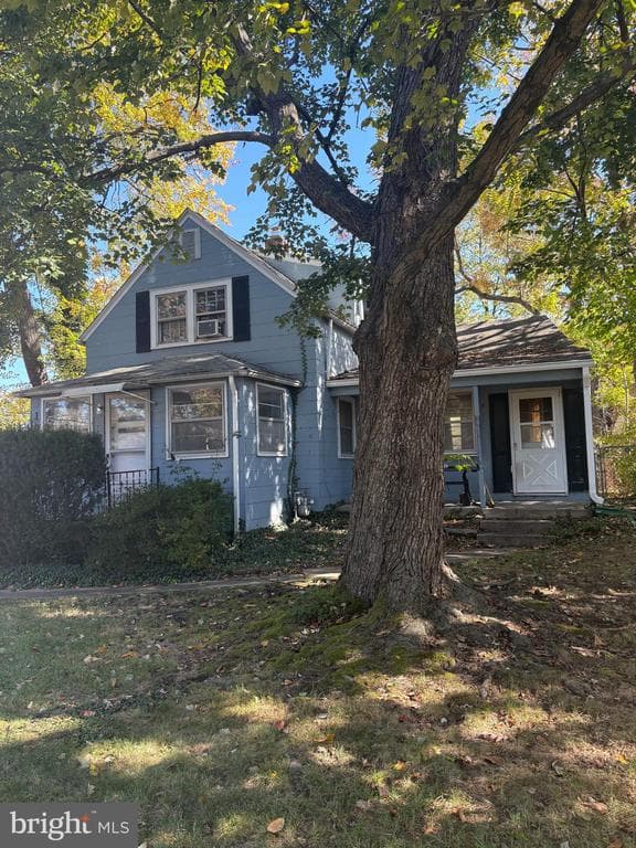 101 N Horners Lane photo 1