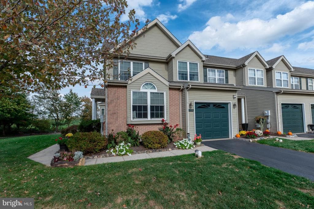 159 Harvard Drive photo 1