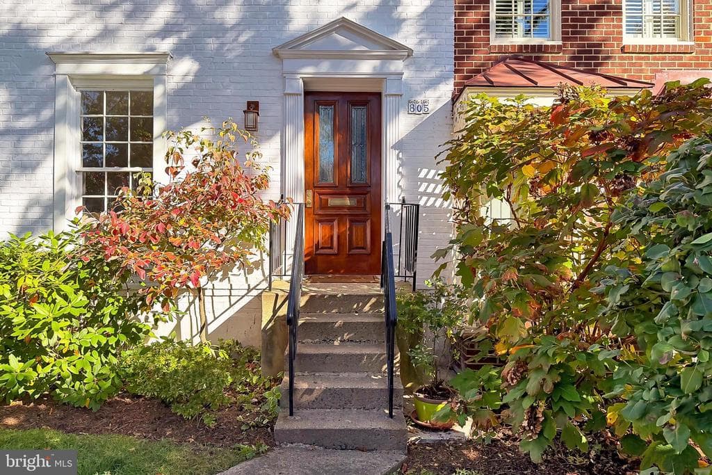 805 Green Street photo 1