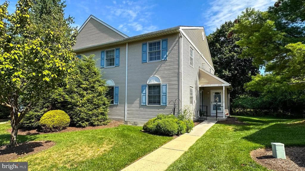 611 Maplewood Avenue photo 1