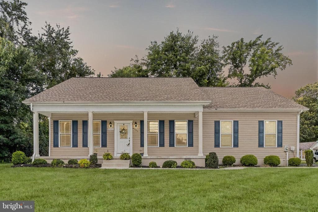 6925 Rock Spring Place photo 1