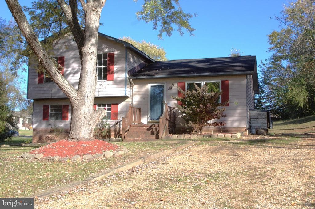 85 Breezewood Drive photo 1