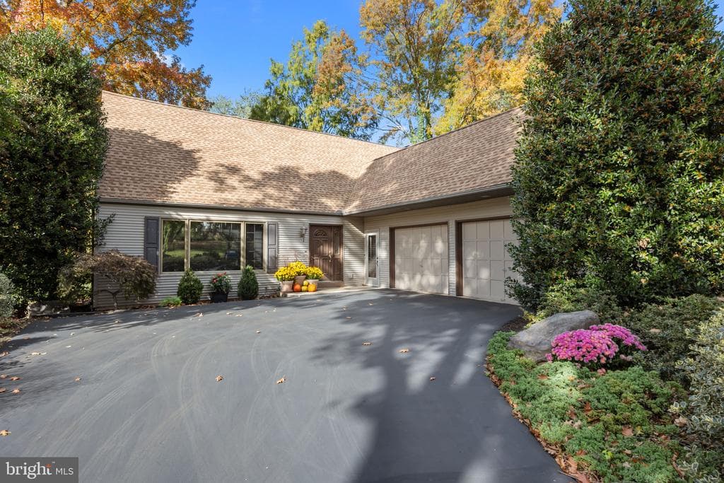 896 Gainsway Road photo 1