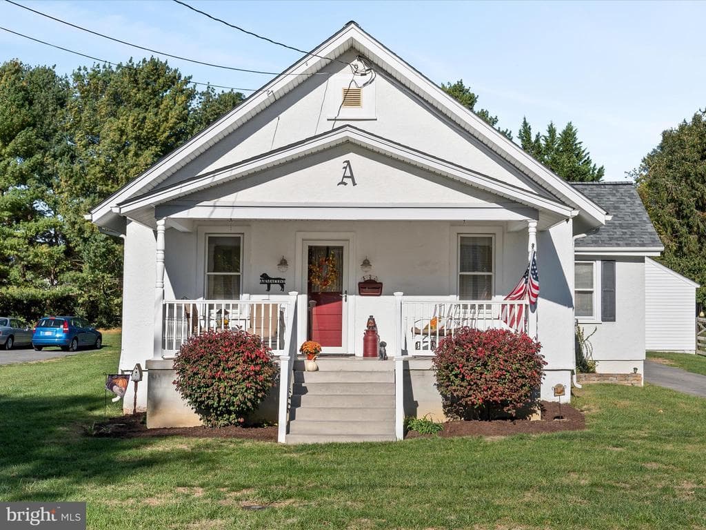 236 Walnut Street photo 1