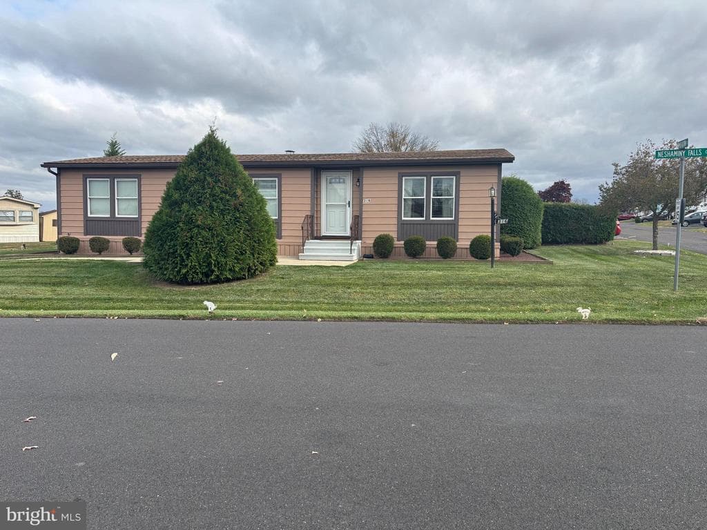 316 Meadow Court photo 1