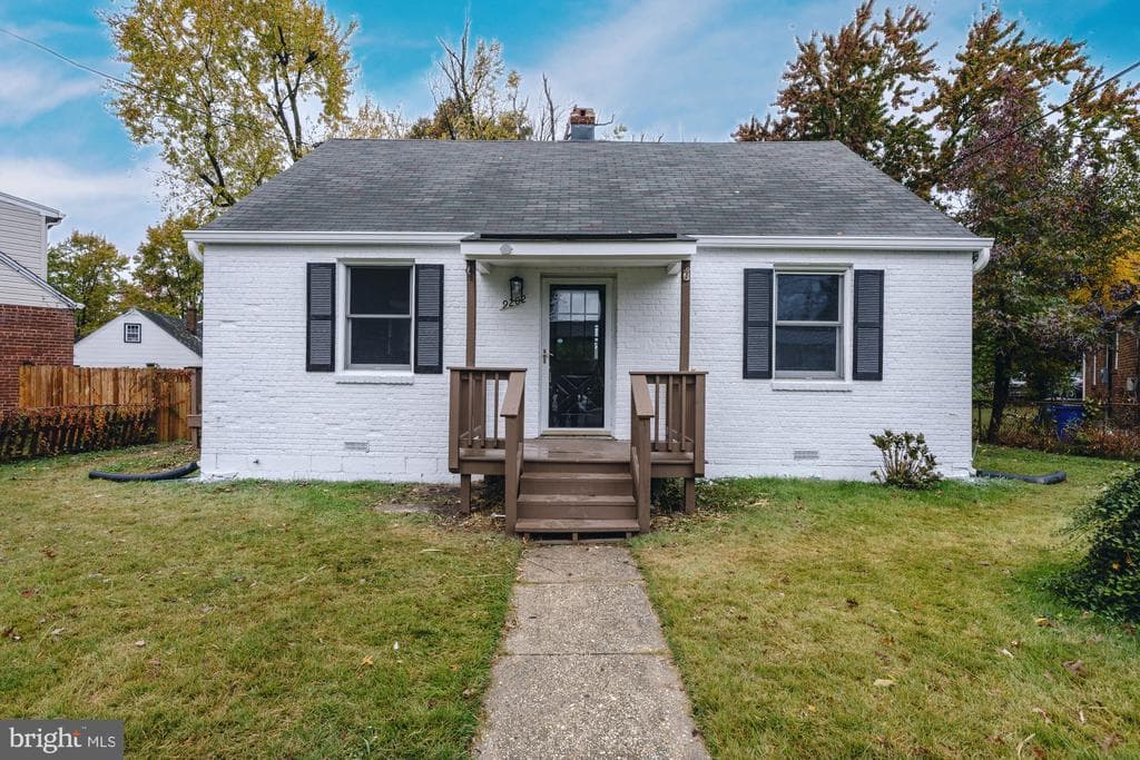 9202 51st Avenue photo 1