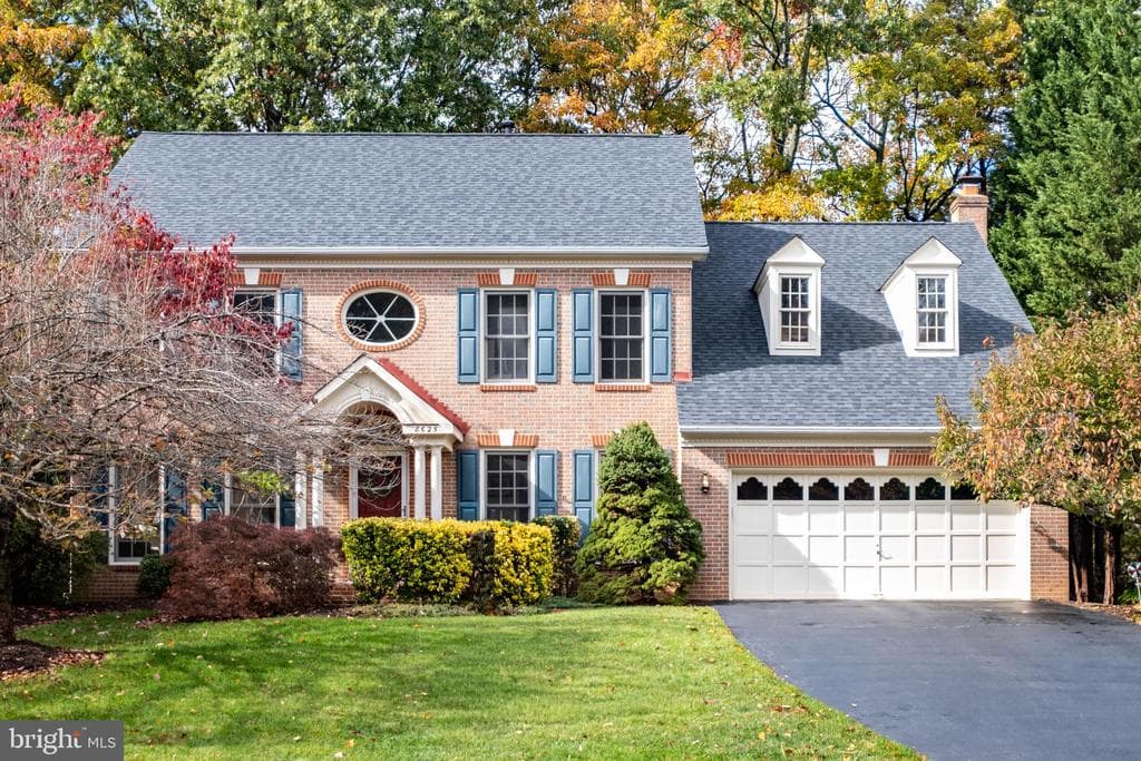 8625 Oak Chase Circle photo 1