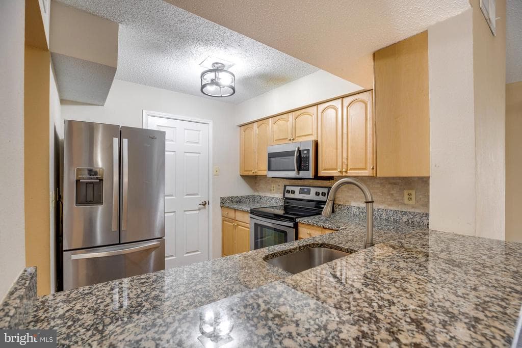 1543 Lincoln Way #301b photo 1