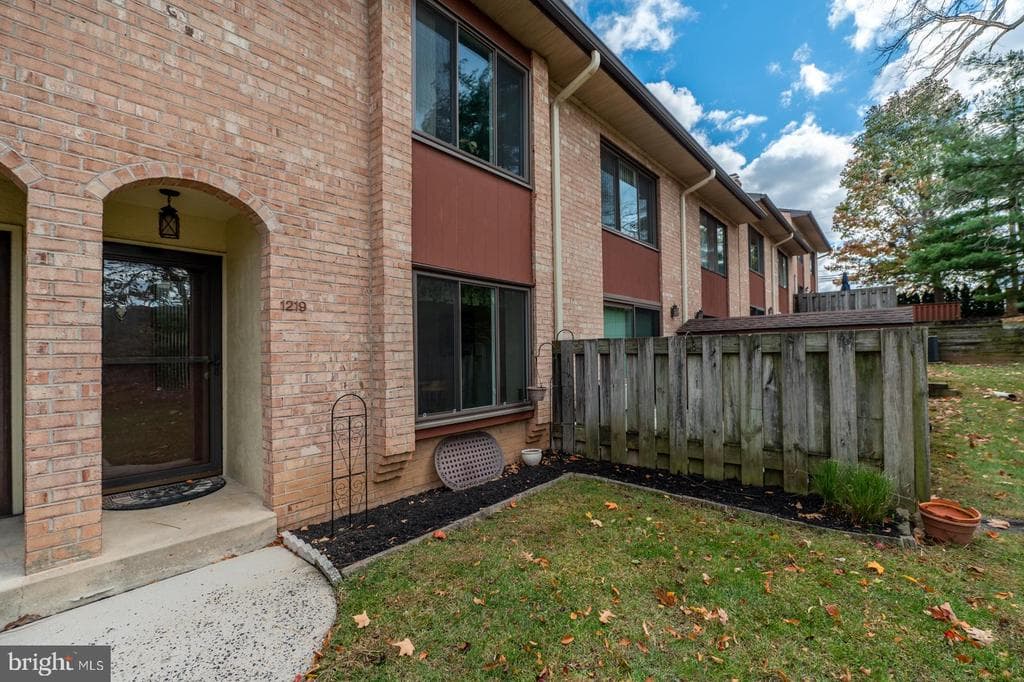 1219 Stonybrook Dr. #1219 photo 1