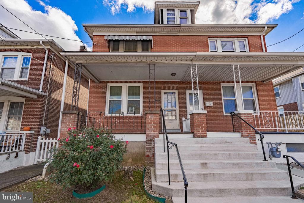 2474 Forest Street photo 1
