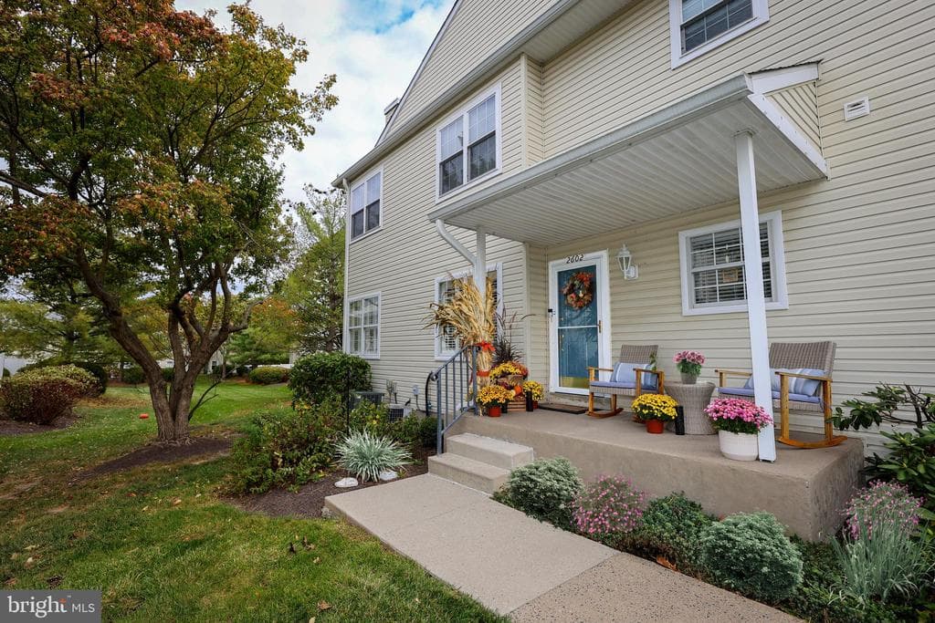 2602 Waterford Road photo 1